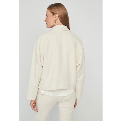cazadora beige mujer