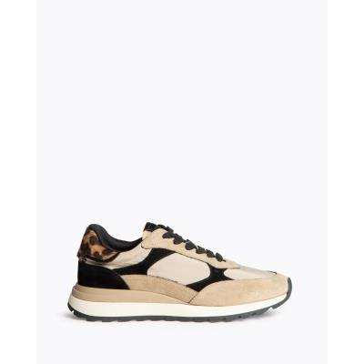 zapatilla deportiva combinada animal print