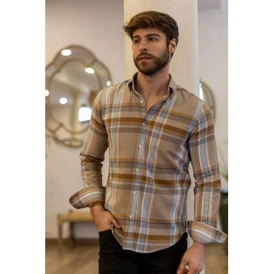 camisa hombre cuadros fondo tostado