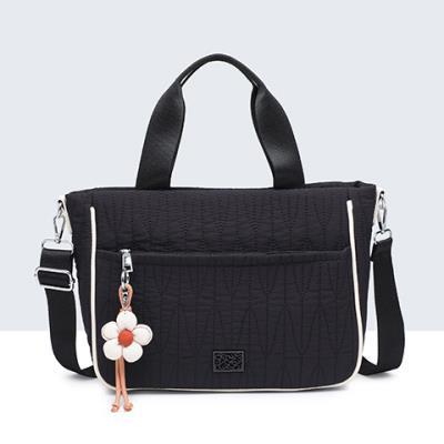 bolso shopper tejido nylon negro colgador flor